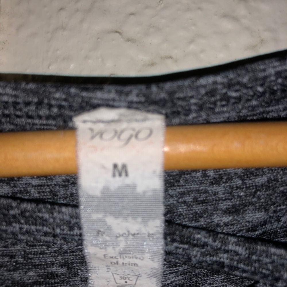basic grey top - Picture 3 of 3